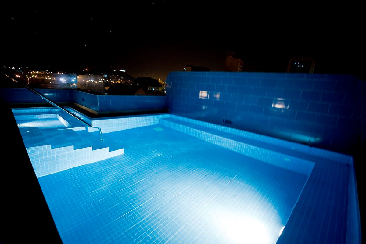 LUXURY Mansion in Old City with Rooftop Pool