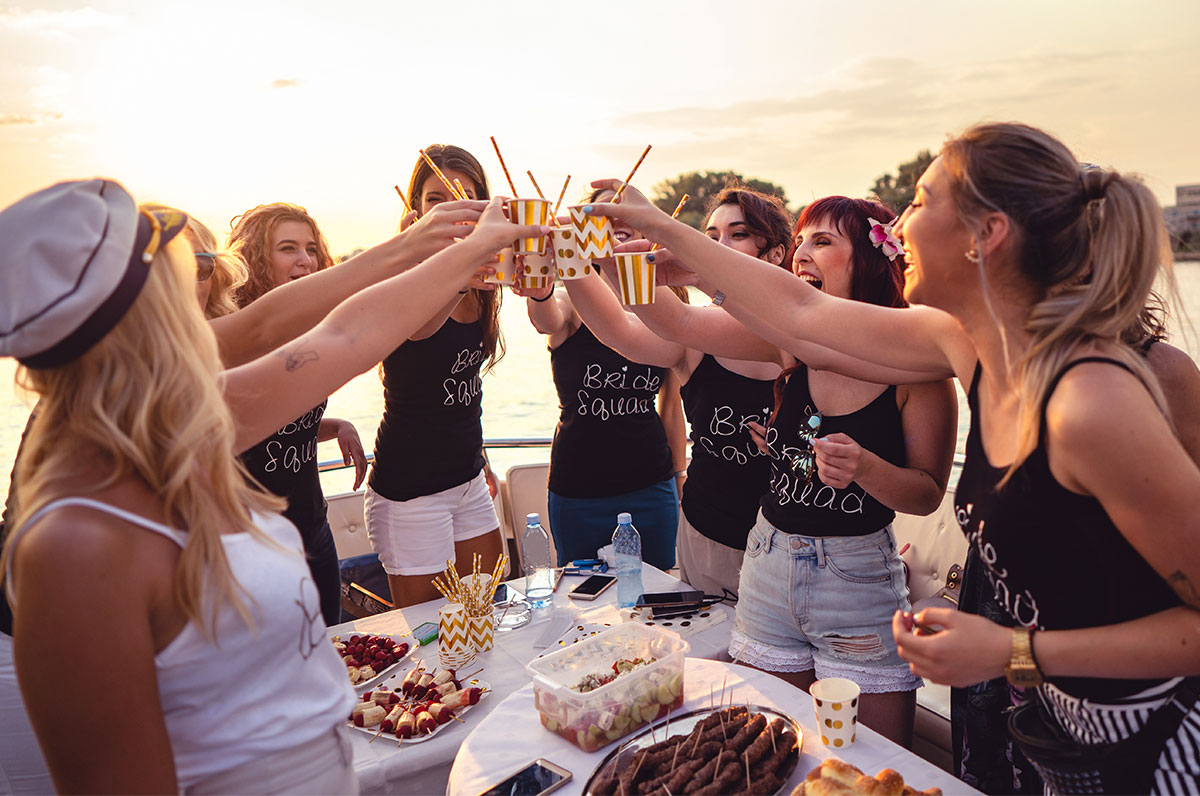 Bachelorette Party Colombia 2022: The Definitive Guide 🥇